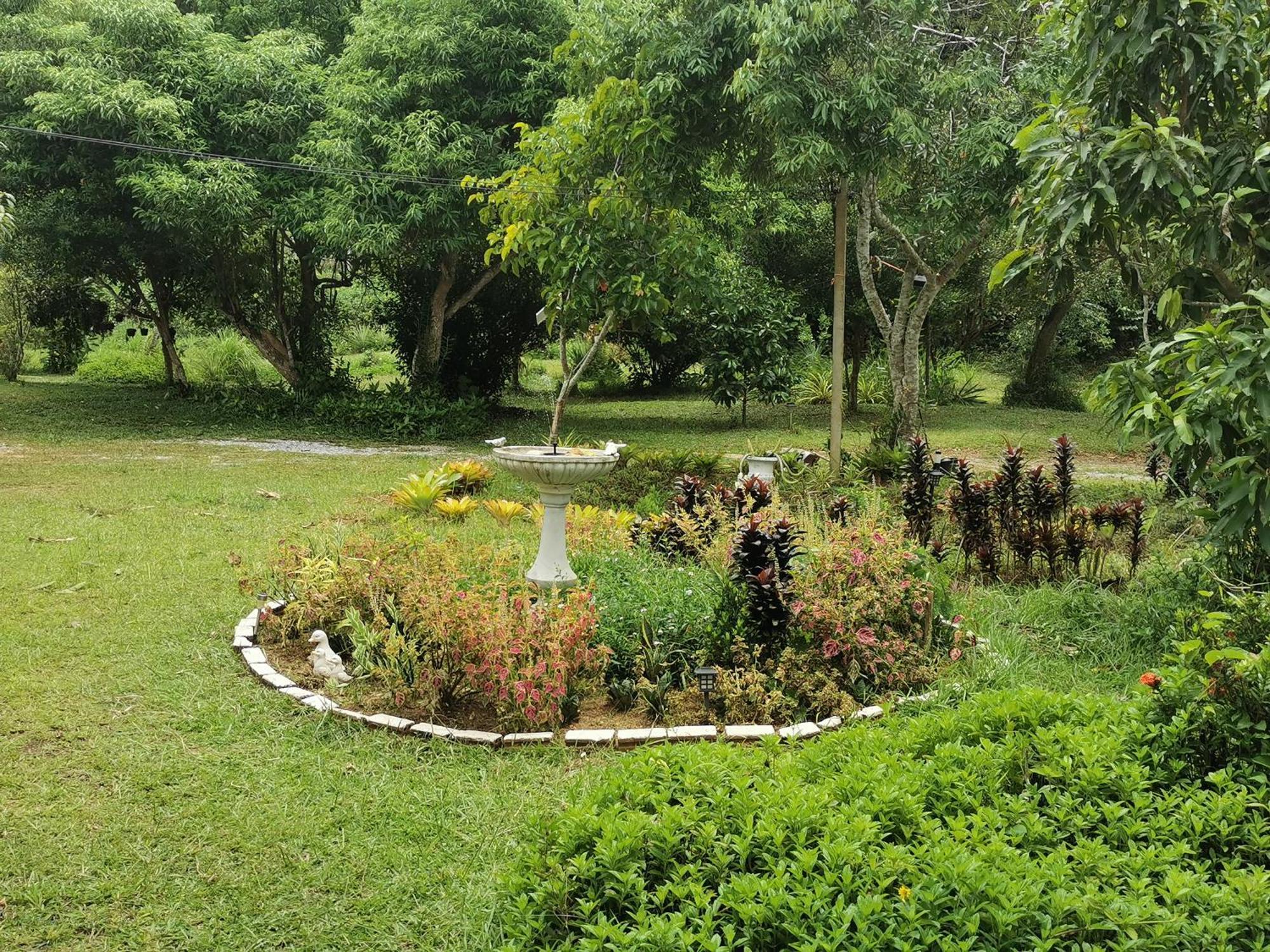 Betong House In The Garden Villa Exterior photo